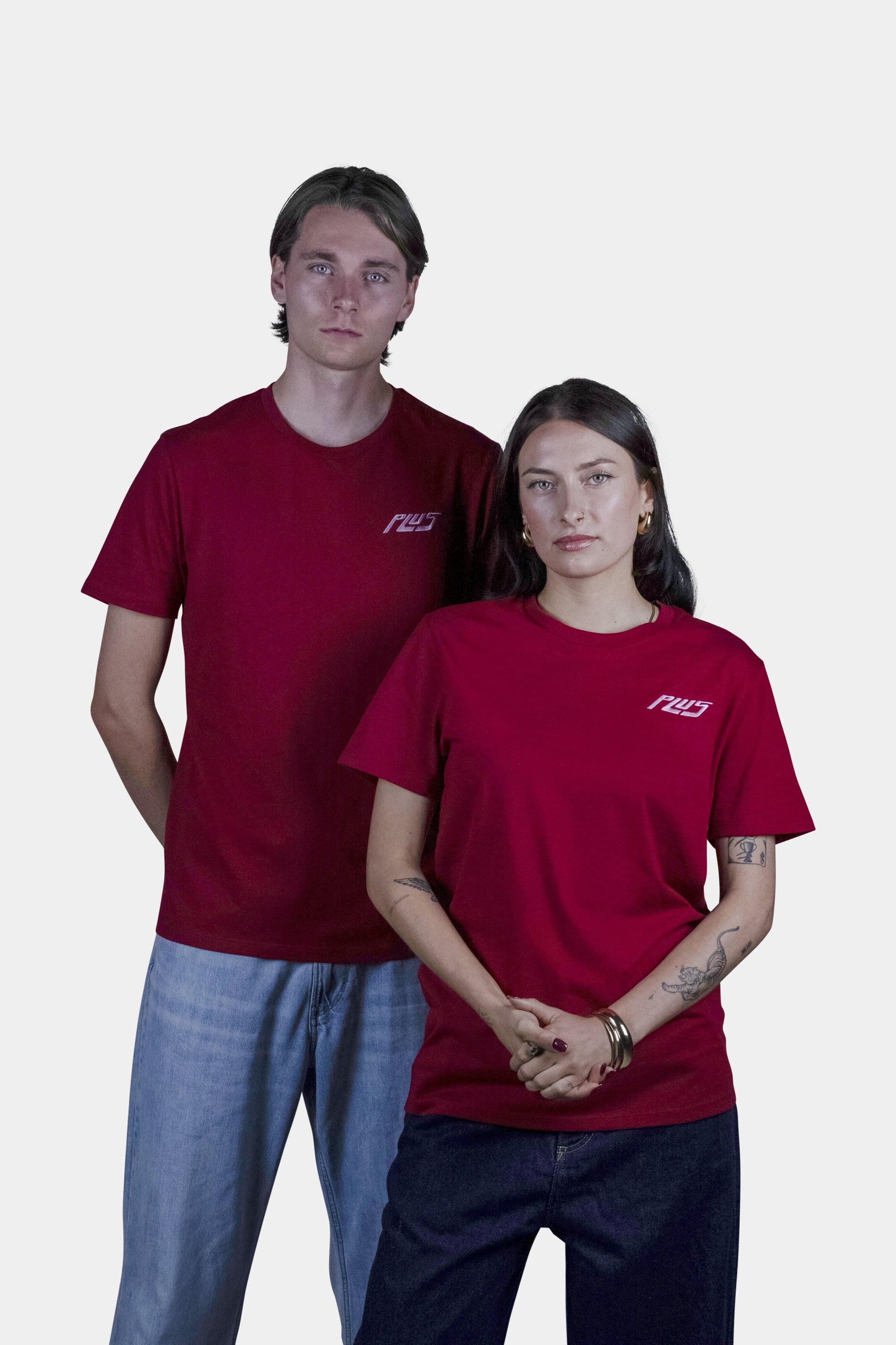 Unisex cotton t-shirt in red with a comfortable fit, featuring PLUS logo perfect for casual wear