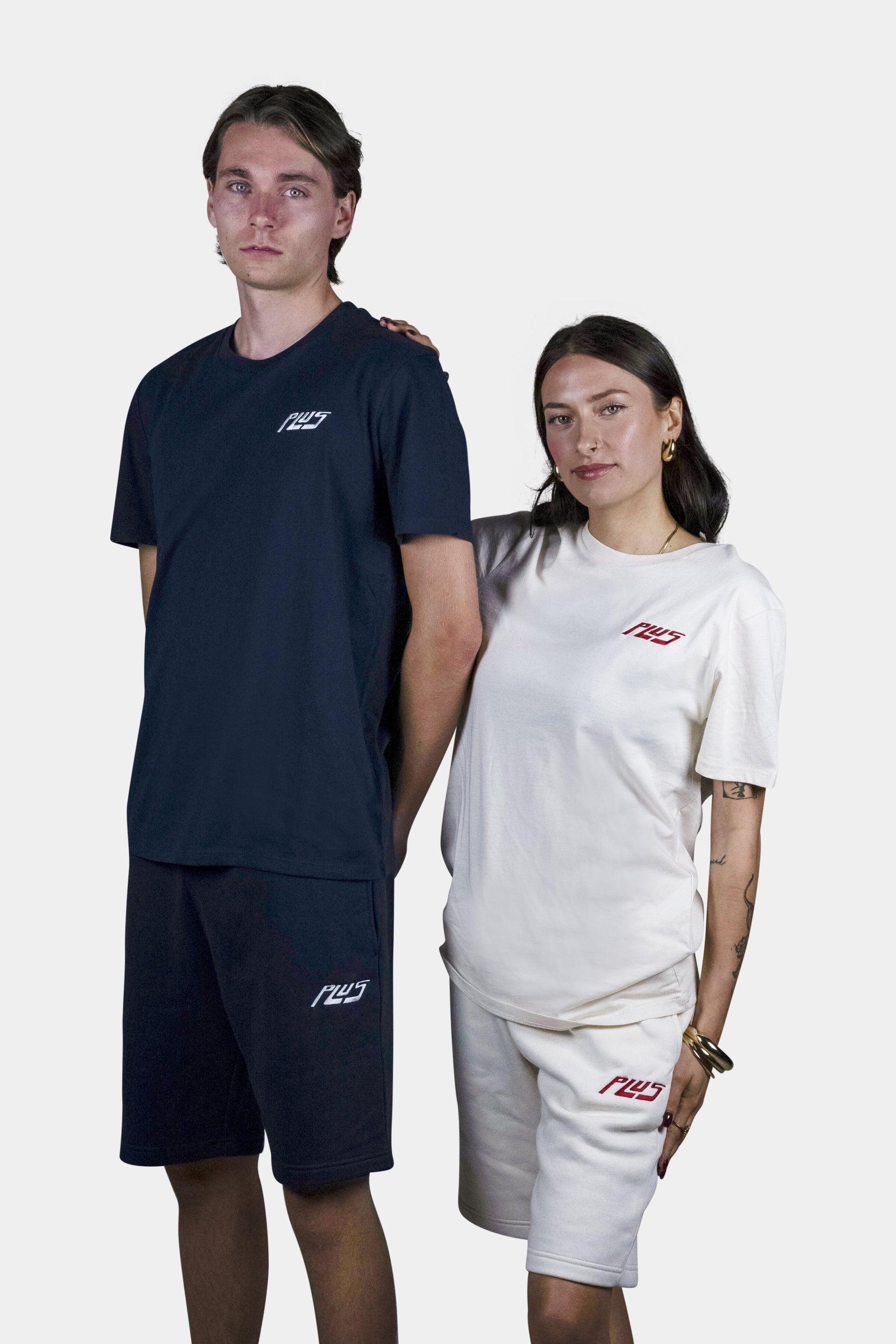 Stylish cotton blend shorts in raw natural with deep side pockets and a relaxed fit, perfect for summer days, beach outings, and everyday comfort